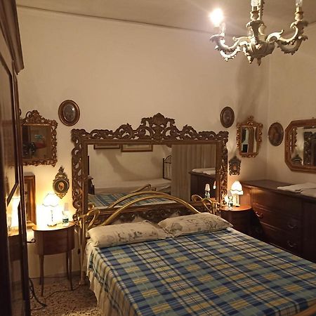 Casa Gramsci Bed & Breakfast Modena Bagian luar foto