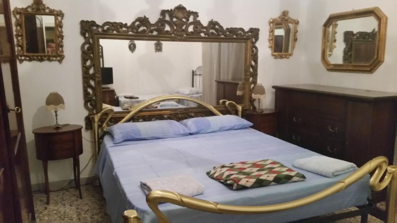 Casa Gramsci Bed & Breakfast Modena Bagian luar foto