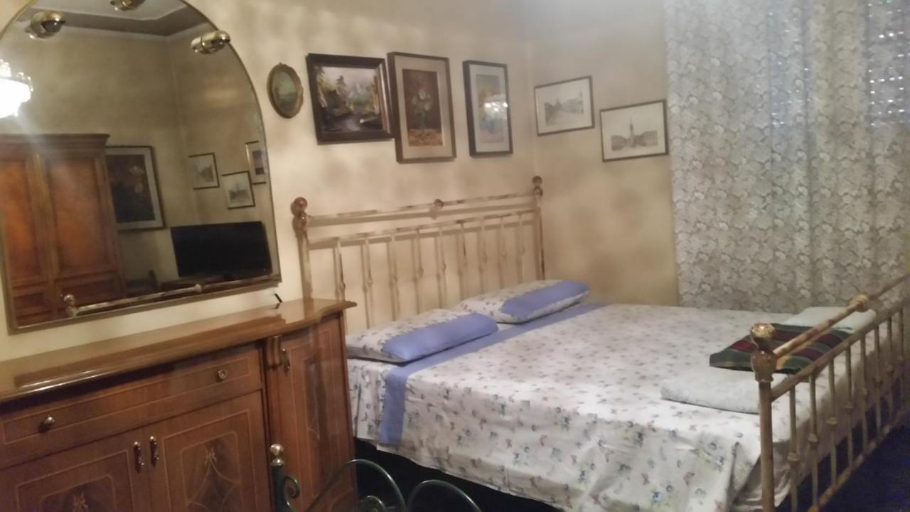 Casa Gramsci Bed & Breakfast Modena Bagian luar foto