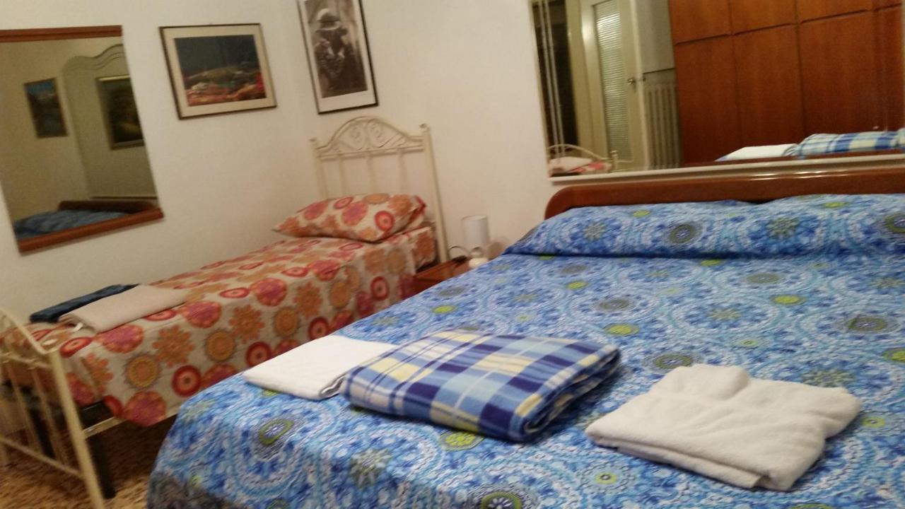 Casa Gramsci Bed & Breakfast Modena Bagian luar foto