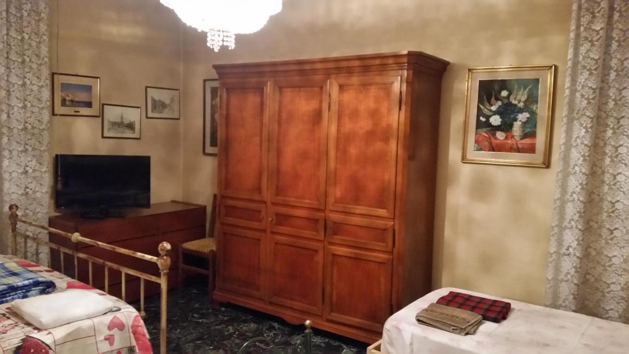 Casa Gramsci Bed & Breakfast Modena Bagian luar foto