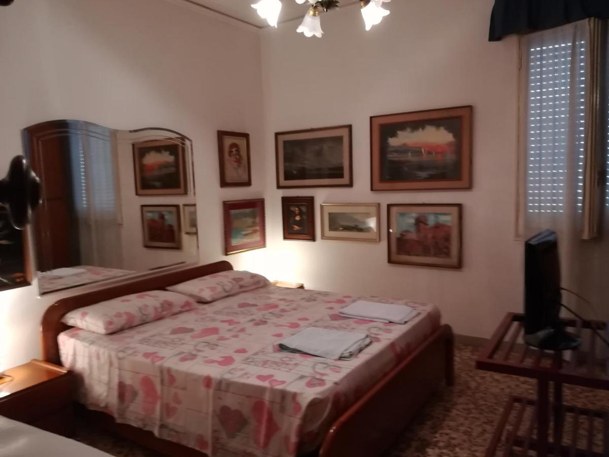 Casa Gramsci Bed & Breakfast Modena Bagian luar foto