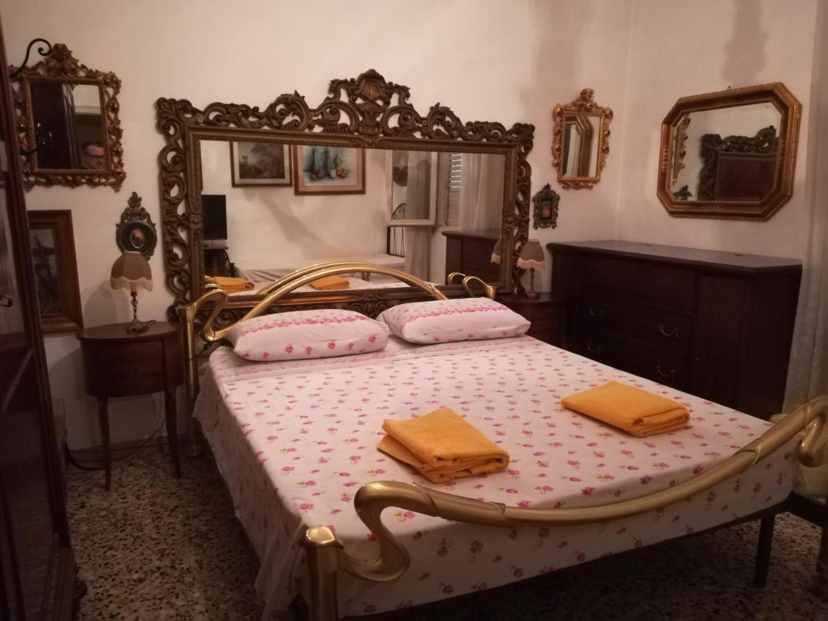 Casa Gramsci Bed & Breakfast Modena Bagian luar foto