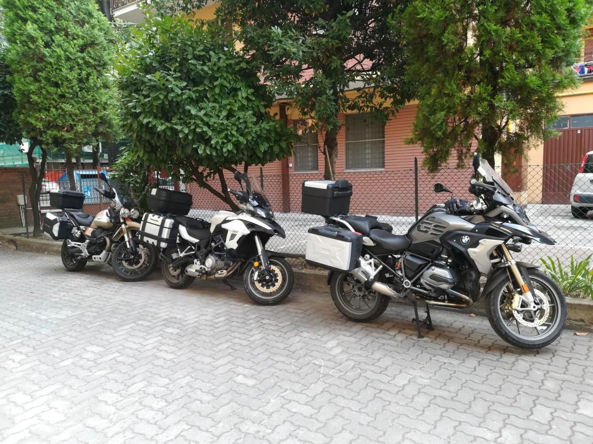 Casa Gramsci Bed & Breakfast Modena Bagian luar foto