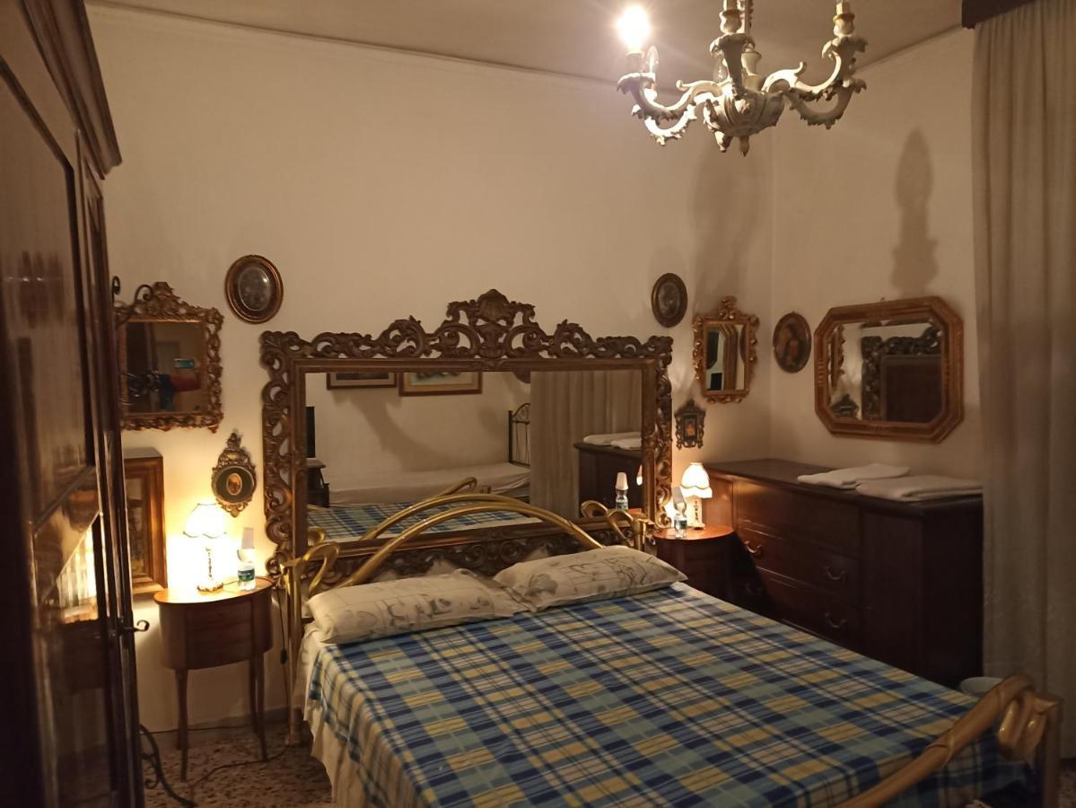 Casa Gramsci Bed & Breakfast Modena Bagian luar foto
